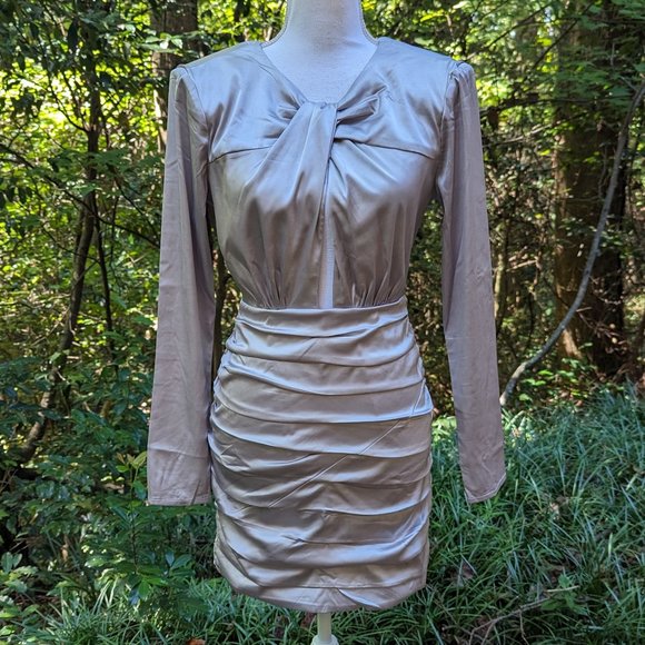 ASTR the LABEL Petrova Cut Out Dress in Silver Size Small New - Picture 5 of 14